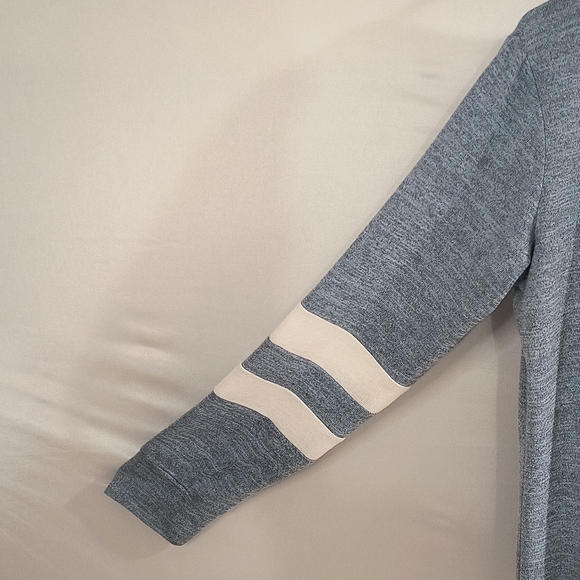 Women's Large Blue W/White Sleeve Stripes Crew Neck Sweater - Picture 3 of 10